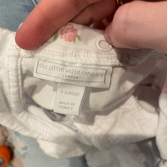 The White Company Peter Pan Collared 3-6 month Onesie - Picture 2 of 5